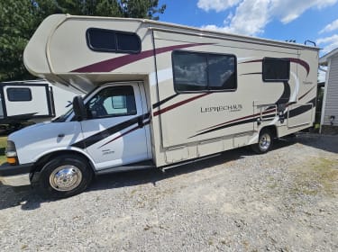 2020 coachman leprachan Class C rental in summertown, TN
