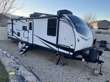 2020 Keystone RV Outback Ultra-Lite Travel trailer rental in herriman, UT