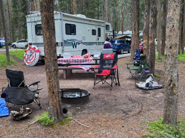 2001 Winnebago Minnie Winnie Class C rental in Joliet, MT