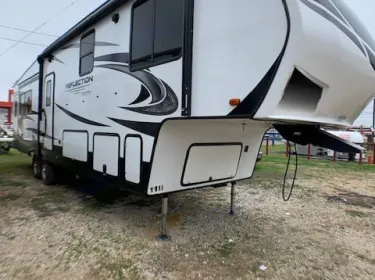 2020 Grand Design 31MB Fifth-wheel rental in Houston, TX