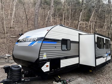 2024 Heartland RVs Pioneer Travel trailer rental in Miami, OK