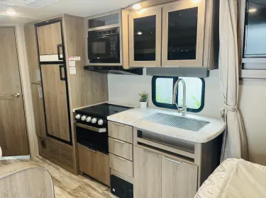 2021 Grand Design Imagine XLS Travel trailer rental in Algona, WA