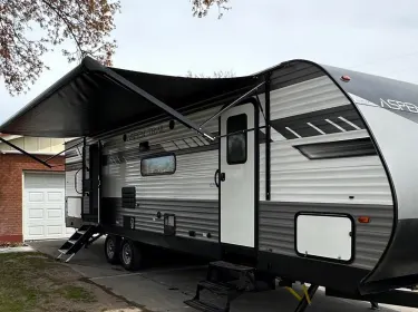 2022 Aspen Trail Aspen Trail Trailer Travel trailer rental in Shelley, ID