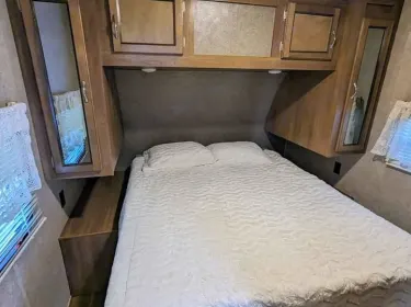 2017 Coachmen M-283 DDS- 32' Travel trailer rental in Burton, MI