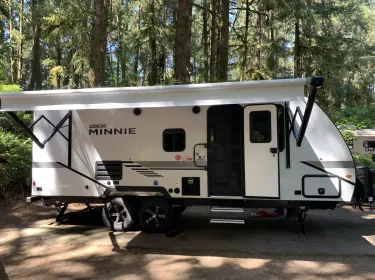 2022 Winnebago Micro Minnie 2306BHS Travel trailer rental in Bellingham, WA