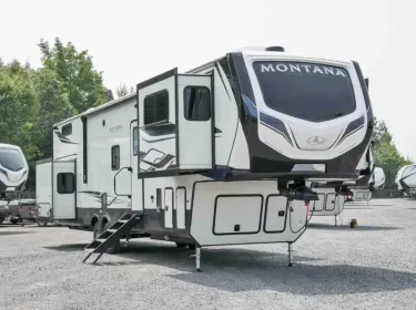 2024 Keystone Montana High Country Fifth-wheel rental in Fort Worth, TX