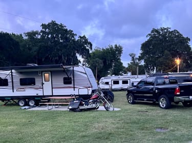 2020 Coleman Lantern Toy Hauler Series M-250TQ- Pet Friendly + 6 person tent Toy hauler rental in Valencia, CA