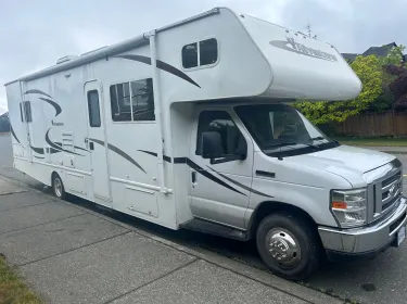 2012 Adventurer Adventurer Motorhome Class C rental in Campbell River, BC