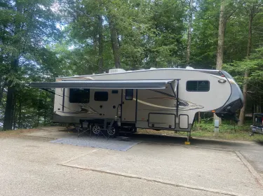 2014 Coachman Chaparral Fifth-wheel rental in Somerset, KY