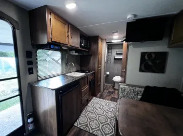 2017 Keystone RV Summerland Mini Travel trailer rental in Dayton, OH