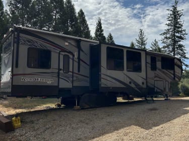 2015 Heartland Road Warrior Toy hauler rental in Grass Valley, CA