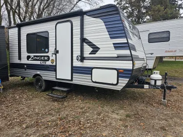 2022 Crossroads RV Zinger Lite Travel trailer rental in Brainerd, MN