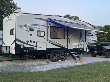 2019 Forest River Cherokee Arctic Wolf Fifth-wheel rental in South Bend, IN