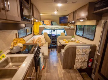 2021 Winnebago Minnie Winnie Class C rental in Roxboro, NC