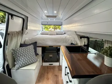 2008 Ford Ford E350 Camper van rental in Catonsville, MD