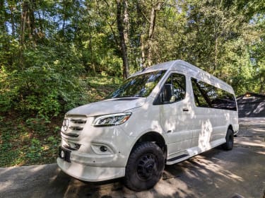 2024 Mercedes-Benz Sprinter 419 LWB High Roof Camper van rental in Knoxville, TN