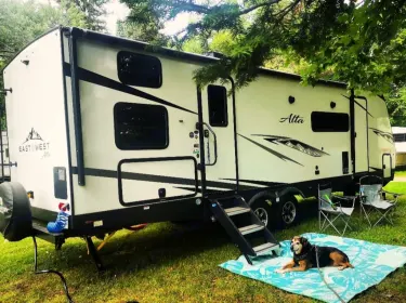 2022 East to West Alta Travel trailer rental in Waubaushene, ON