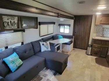 2019 Coachmen Apex 265rbss Travel trailer rental in White Plains, MD