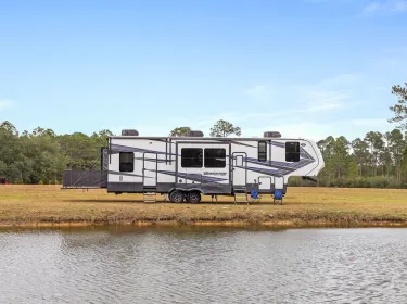 2018 Grand Design Momentum Toy Hauler Fifth-wheel rental in Long Beach, MS