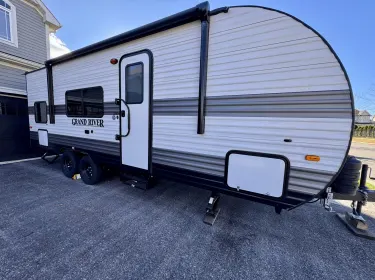 2025 Grand River 25BH Travel trailer rental in Sutton West, ON