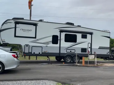 2021 Forest River Flagstaff Super Lite Fifth-wheel rental in Woodward, OK
