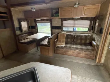 2006 Keystone RV Raptor Toy Hauler Fifth-wheel rental in Sioux Falls, SD