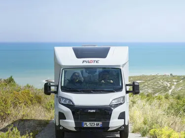 2025 PILOTE P690S EXPRESSION Autocaravane rental in SORGUES