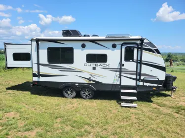 2022 Keystone RV Outback Ultra-Lite Travel trailer rental in Southwest Ranches, FL