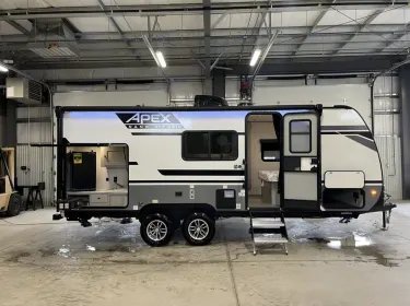 2022 Coachmen Apex Travel trailer rental in Miami, FL