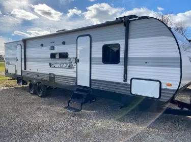 2022 K-Z Manufacturing Sportsmen 332BHKSE Travel trailer rental in Granville, IA