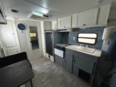 1998 Thor Motor Coach Tahoe Pak Rat Travel trailer rental in Loveland, CO
