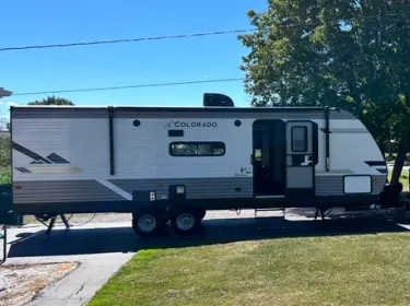 2022 Dutchmen Colorado 26BHC Travel trailer rental in Batavia, NY