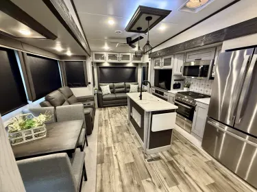 2023 Keystone Montana High Country Fifth-wheel rental in Myakka City, FL