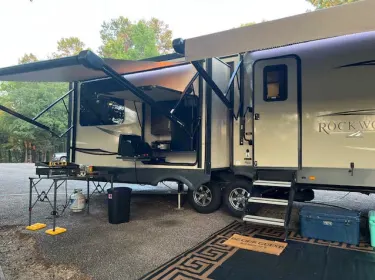 2021 FOREST RIVER 8332SB Travel trailer rental in Texarkana, TX