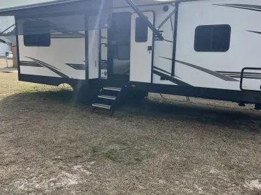2022 Cruiser RV MPG Travel trailer rental in Fayetteville, NC