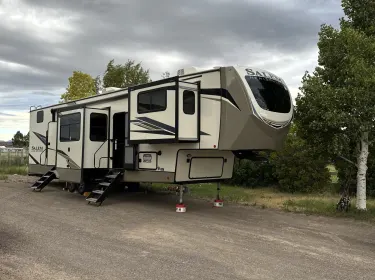 2022 Forest River Salem Hemisphere Fifth-wheel rental in Loa, UT