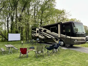 2007 Safari Cheetah Class A rental in Nashville, TN