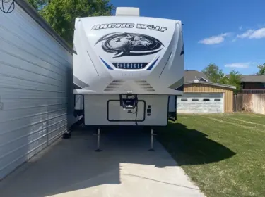 2021 Forest River Cherokee Arctic Wolf Fifth-wheel rental in Mooreland, OK