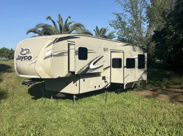 2018 Jayco Eagle HT Fifth-wheel rental in Willows, CA