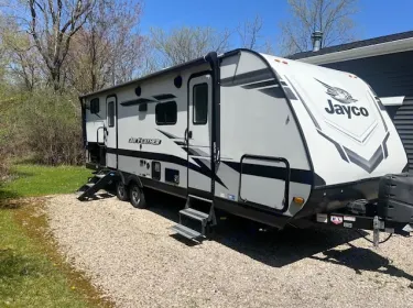 2022 Jayco Jay Feather Travel trailer rental in DeWitt, MI