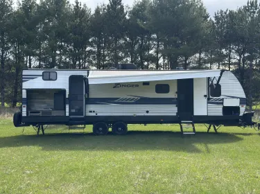 2020 Crossroads RV Zinger Travel trailer rental in Marion, WI