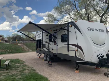 2013 Keystone Sprinter Travel trailer rental in Rapid City, SD