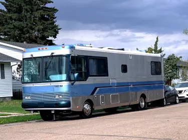 1993 Safari Sahara Magnum Coach Class A rental in Lamont, AB