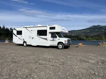 2015 Thor Majestic Class C rental in Hood River, OR