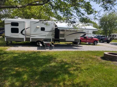 2009 Durango Durango Fifth Wheel Fifth-wheel rental in Vernon, CT