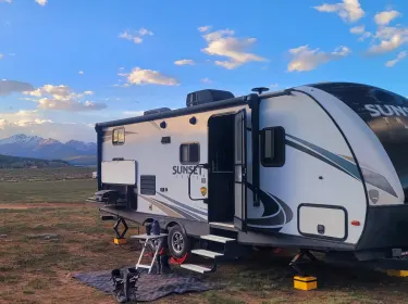 2018 Crossroads RV Sunset Trail Super Lite Travel trailer rental in Buena Vista, CO