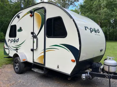 2015 R-Pod R-Pod Trailer Travel trailer rental in Manassas, VA