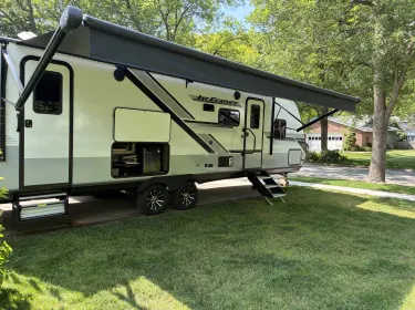 2024 Jayco Jay Feather Travel trailer rental in Midland, MI