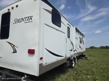 2010 Keystone RV Sprinter Travel trailer rental in Fraserville, ON