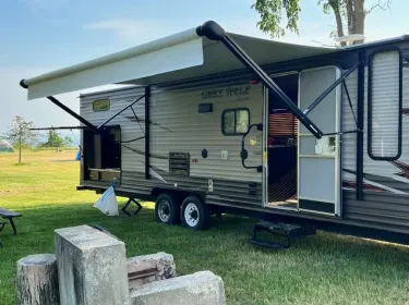 2016 Forest River Cherokee Grey Wolf Travel trailer rental in Addison, VT